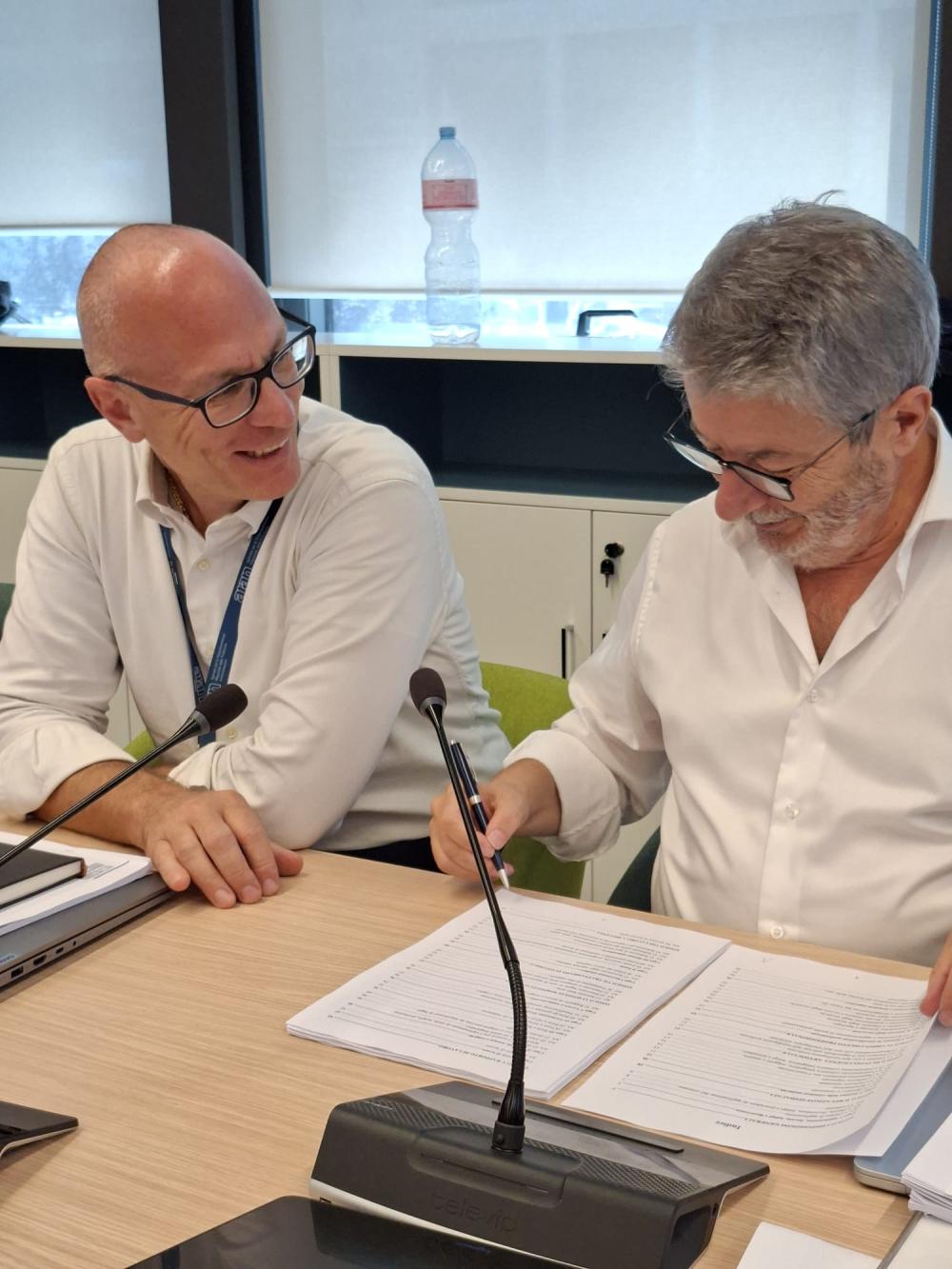 Sanità, arriva la firma unanime al contratto di comparto